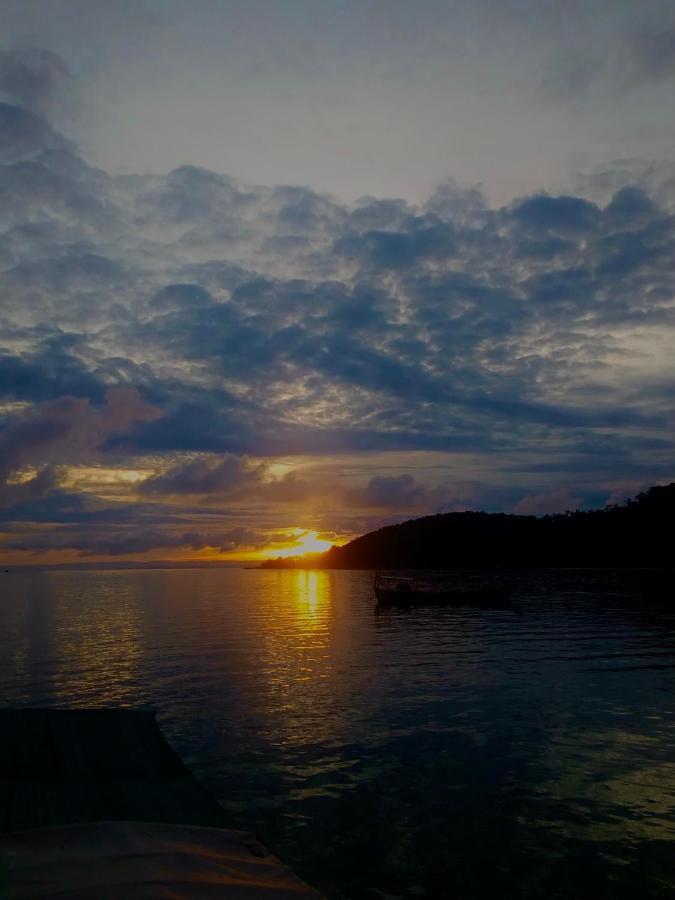 Lazy Bones Hostel Koh Rong Sanloem Exterior photo