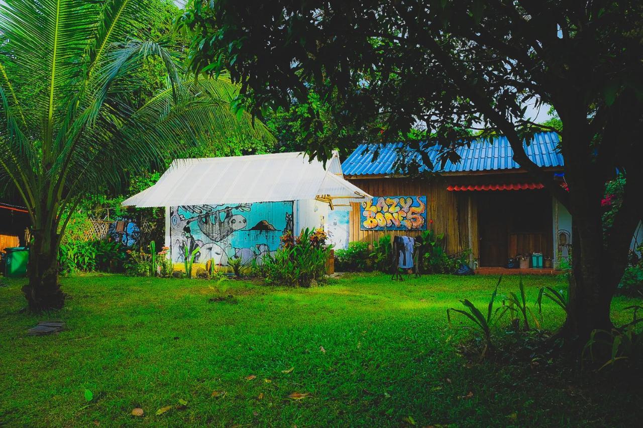 Lazy Bones Hostel Koh Rong Sanloem Exterior photo