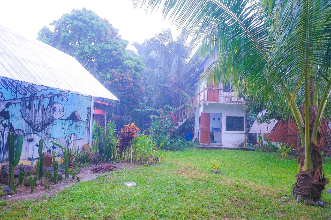 Lazy Bones Hostel Koh Rong Sanloem Exterior photo