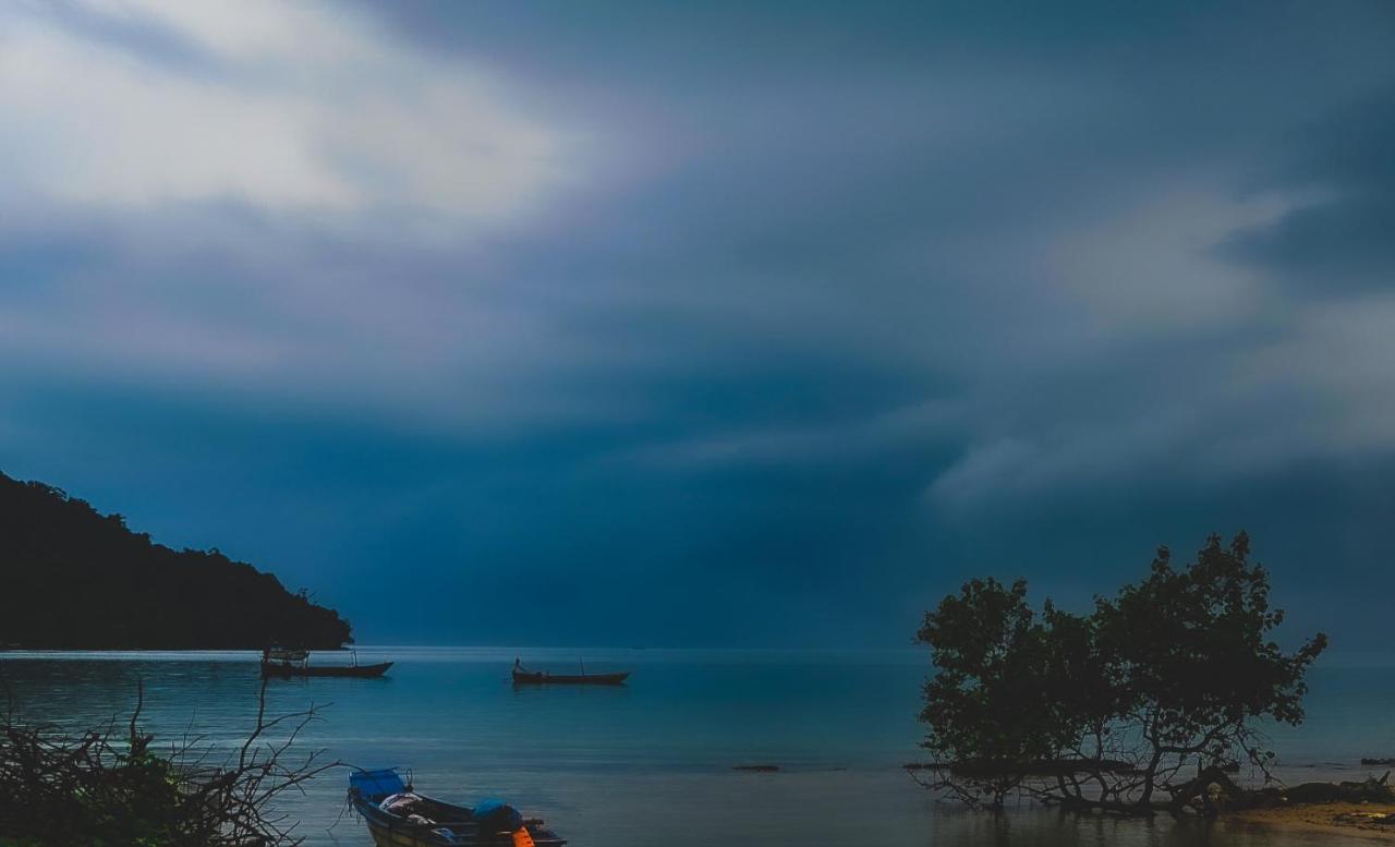 Lazy Bones Hostel Koh Rong Sanloem Exterior photo