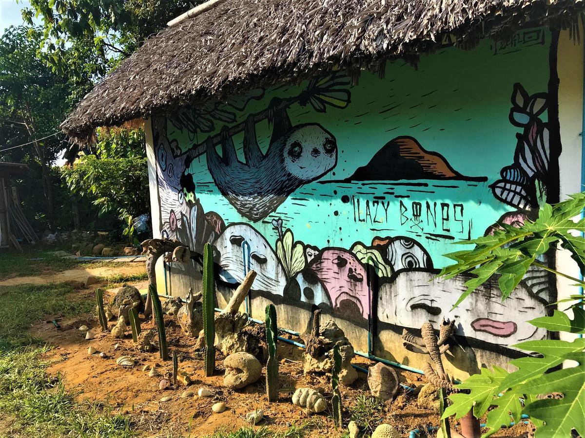 Lazy Bones Hostel Koh Rong Sanloem Exterior photo