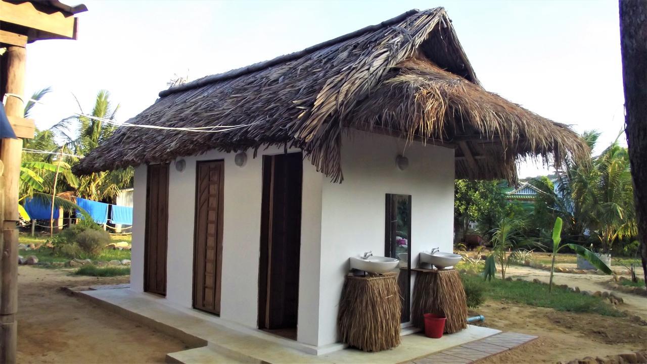 Lazy Bones Hostel Koh Rong Sanloem Exterior photo