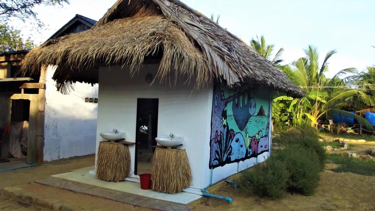 Lazy Bones Hostel Koh Rong Sanloem Exterior photo