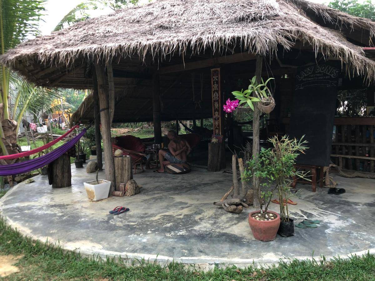 Lazy Bones Hostel Koh Rong Sanloem Exterior photo