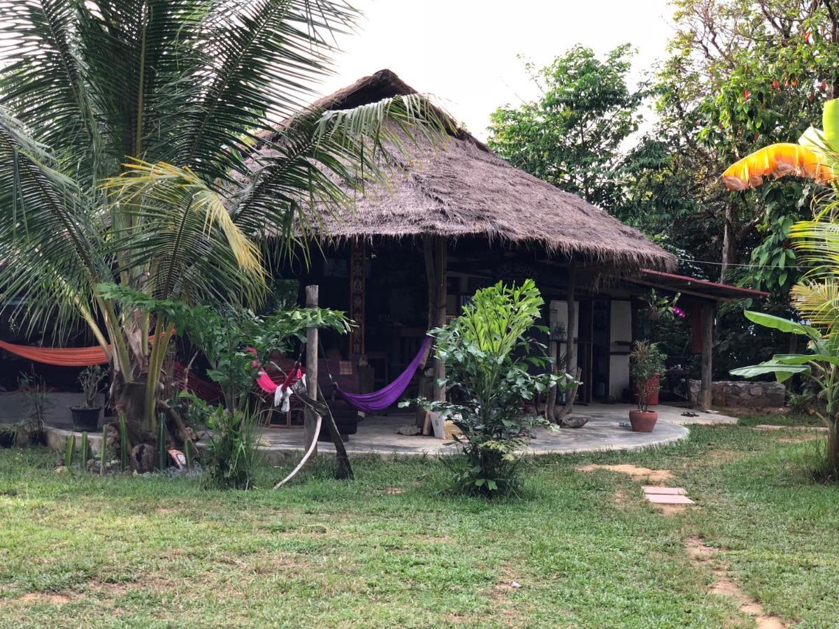 Lazy Bones Hostel Koh Rong Sanloem Exterior photo