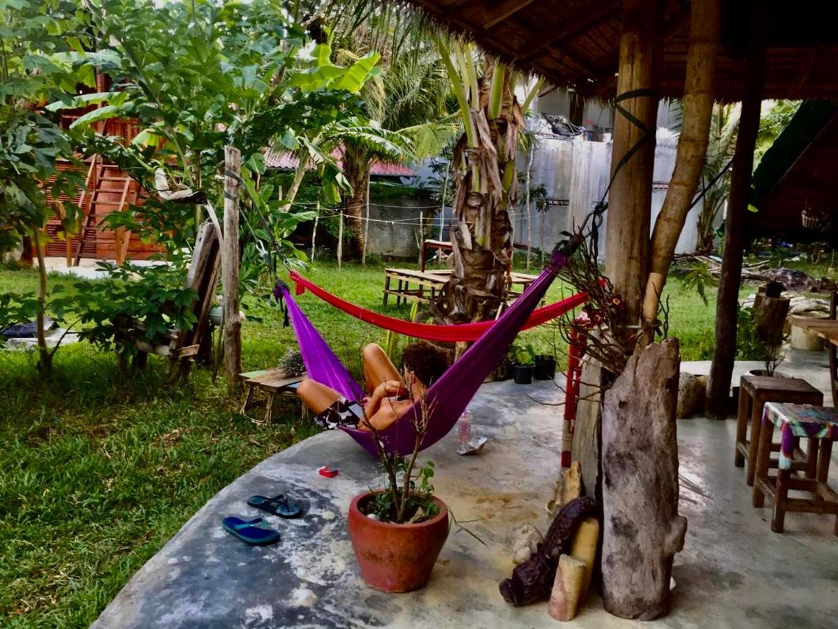 Lazy Bones Hostel Koh Rong Sanloem Exterior photo