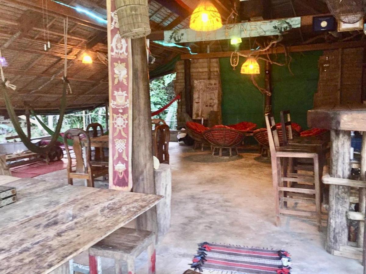 Lazy Bones Hostel Koh Rong Sanloem Exterior photo